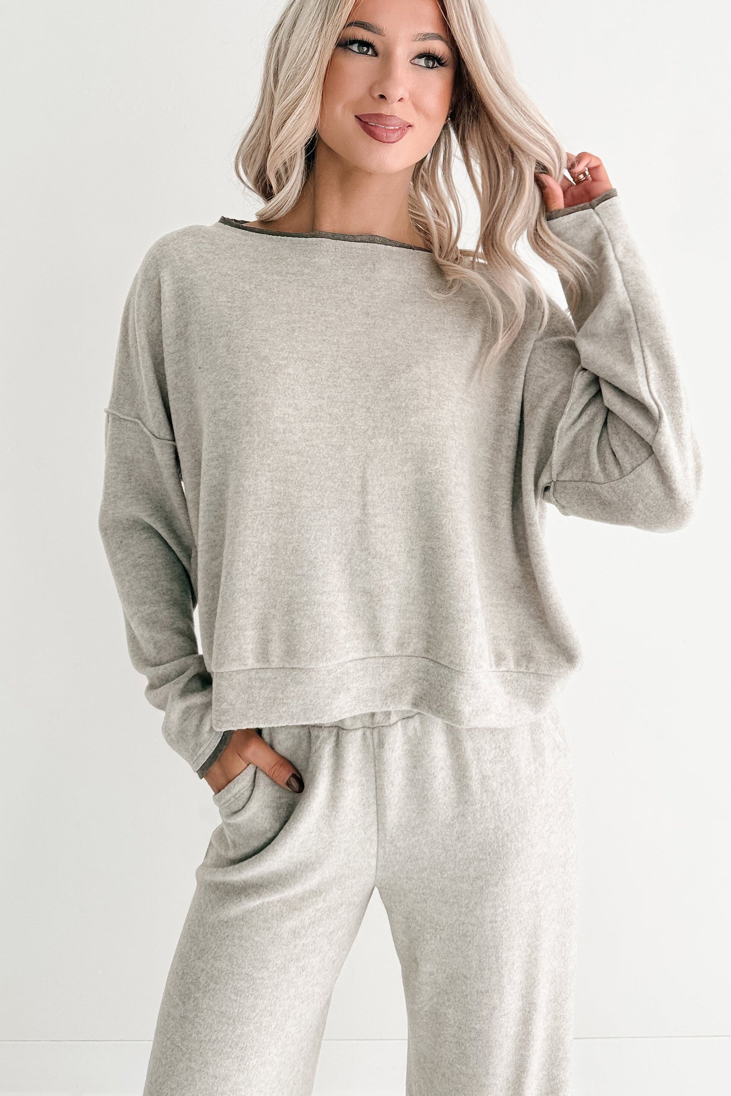 Woolen Wishes Contrast Trim Sweater (Heather Taupe)