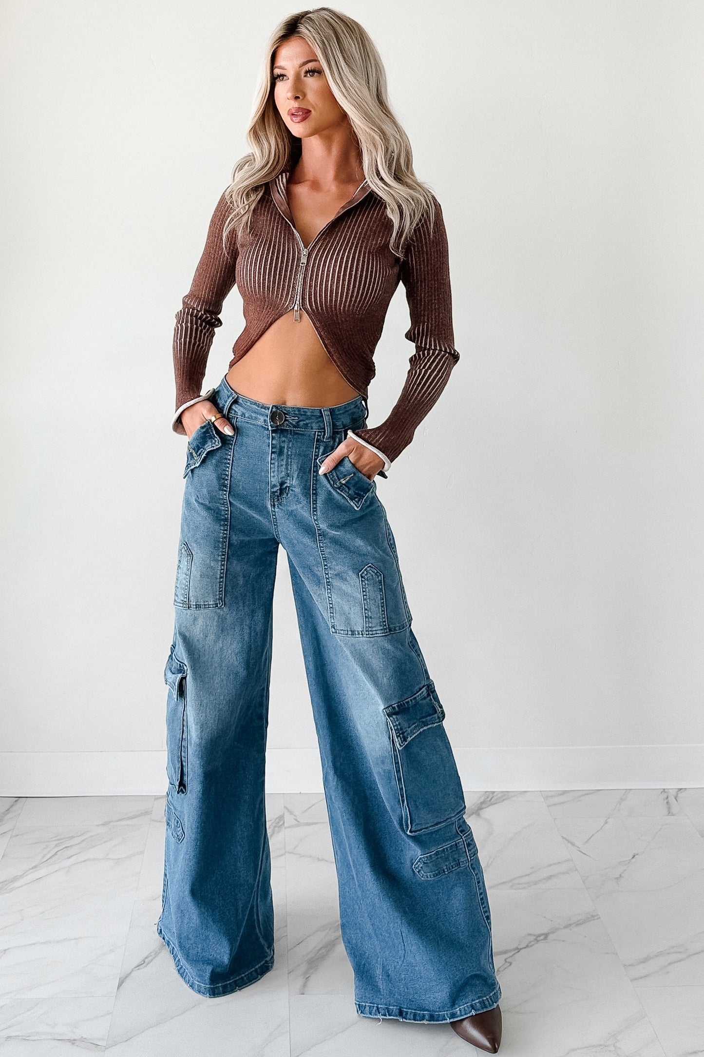 Susan Wide Leg Balboa Cargo Jeans (Medium)